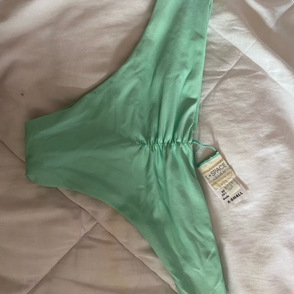 Bathing suit - Picture 4 of 5